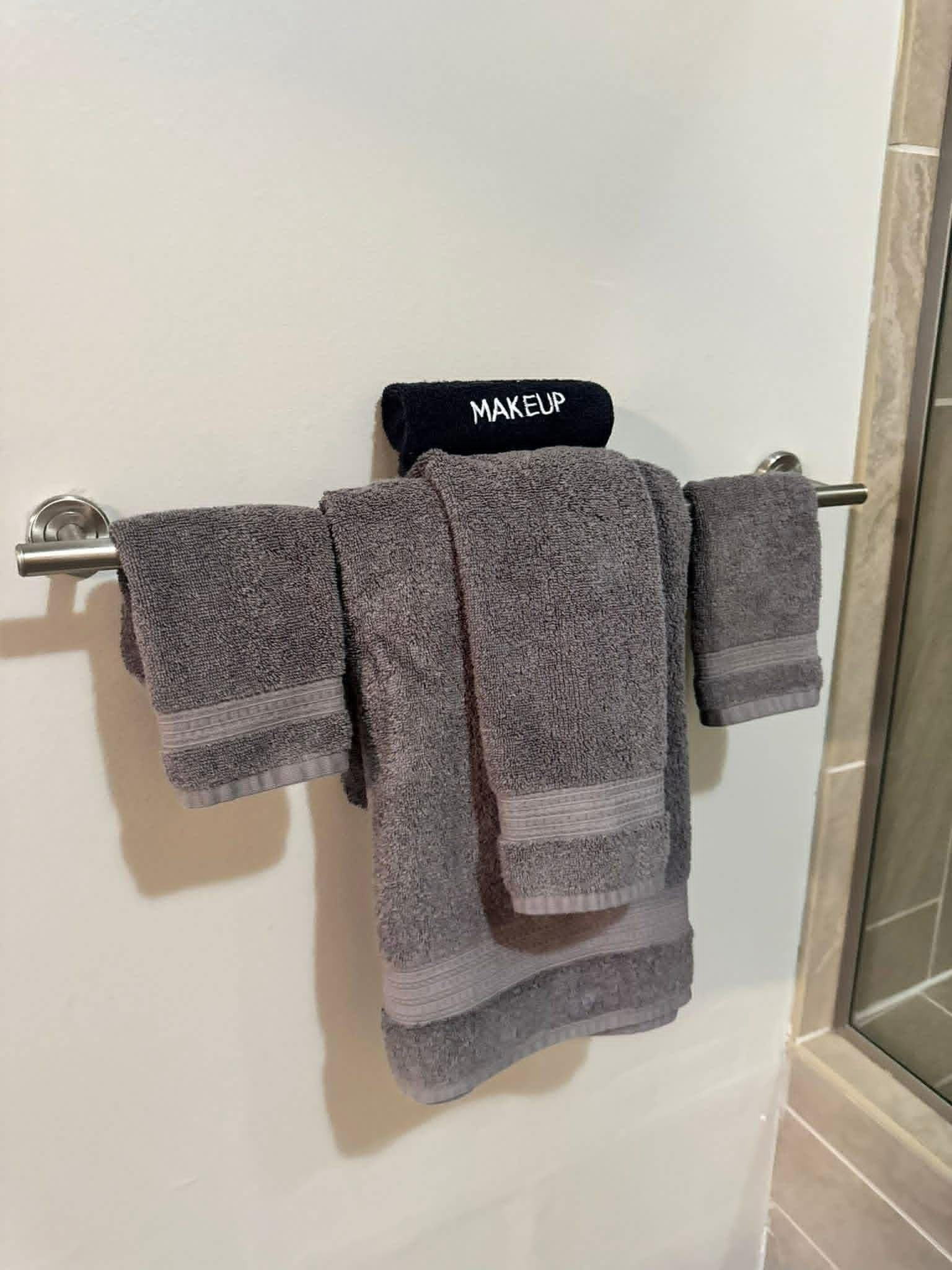 Airbnb sample clean - guest-ready kitchen and bath